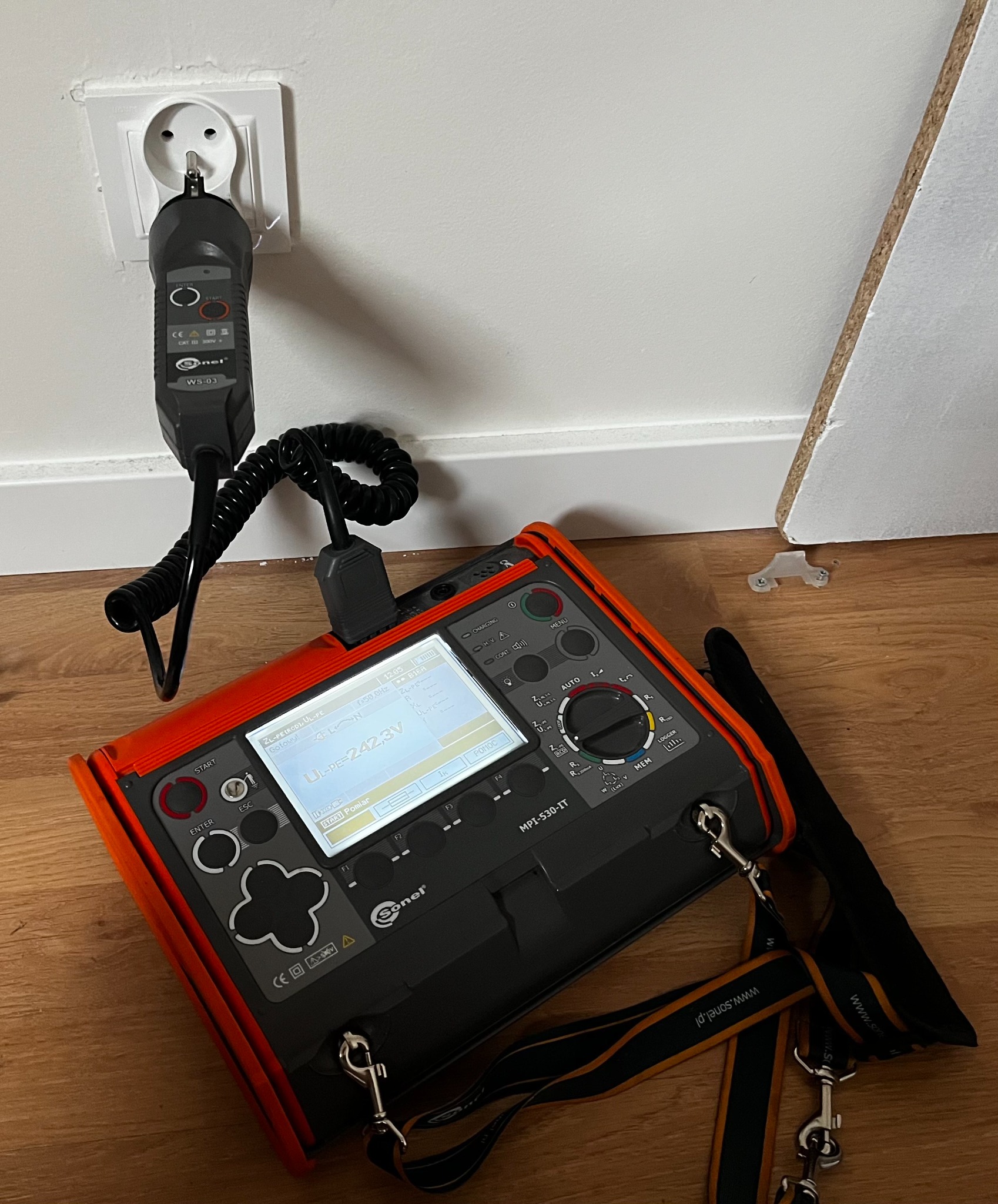 Pomiary elektryczne w domu - dlaczego są potrzebne i kiedy warto je wykonać?